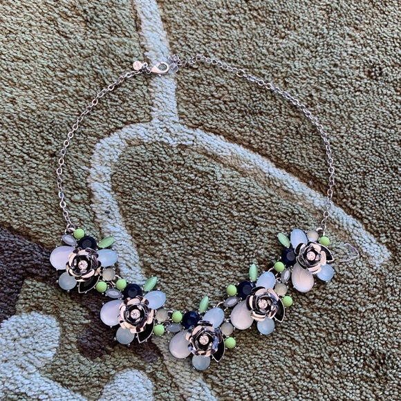 Loft Floral Blue & Green Necklace💠 - Picture 3 of 8